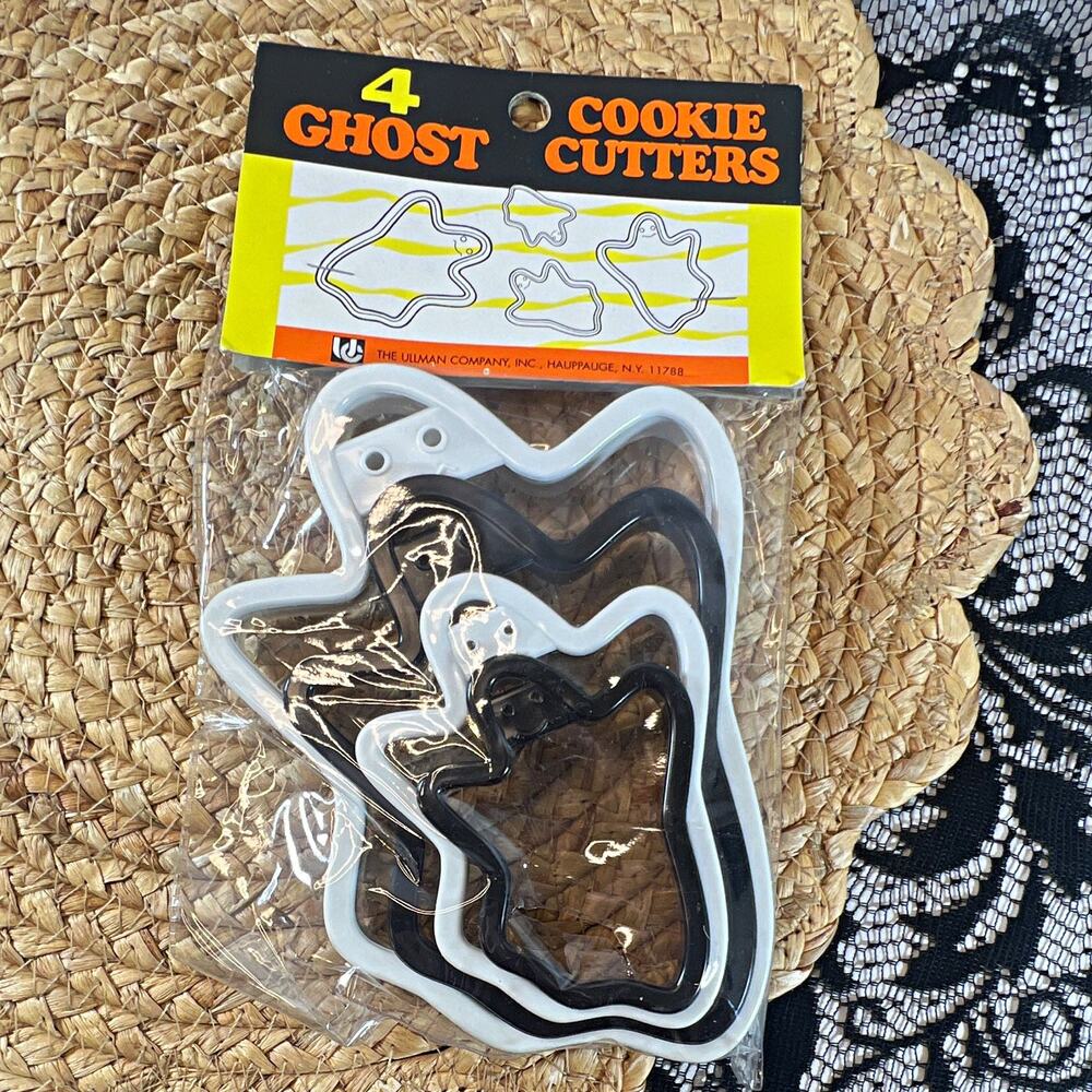 Vintage NOS The Ullman Co Inc Set of 4 Ghost Cookie Cutters Halloween Plastic
